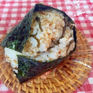 混ぜ混ぜ！子持ち昆布の佃煮のおにぎり★